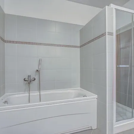 Modern Holiday In With Private Whirlpool 度假居 *