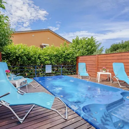 度假居 Modern Holiday In With Private Whirlpool *
