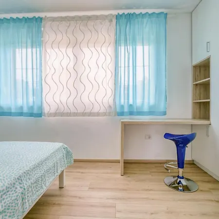 Modern Holiday In With Private Whirlpool 度假居 乌马格