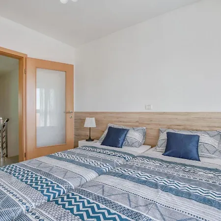 度假居 Modern Holiday In With Private Whirlpool