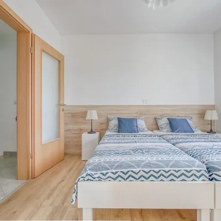 Modern Holiday In With Private Whirlpool 度假居 乌马格