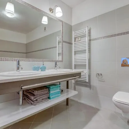 度假居 Modern Holiday In With Private Whirlpool